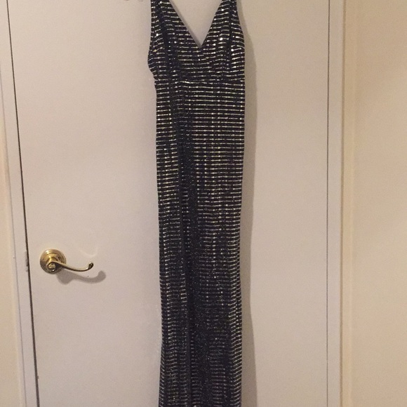 Beautiful black and silver sequin dress - Picture 3 of 8